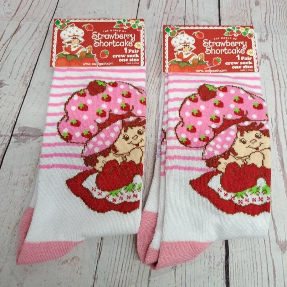 Strawberry Shortcake Crew Socks, 2 Pairs, NWT‎